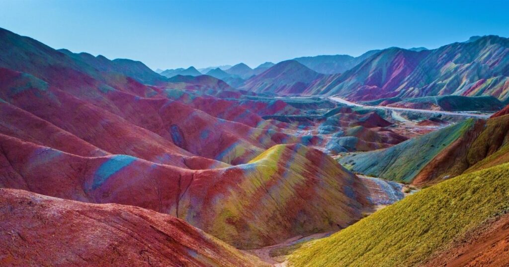 rainbow mountain in peru