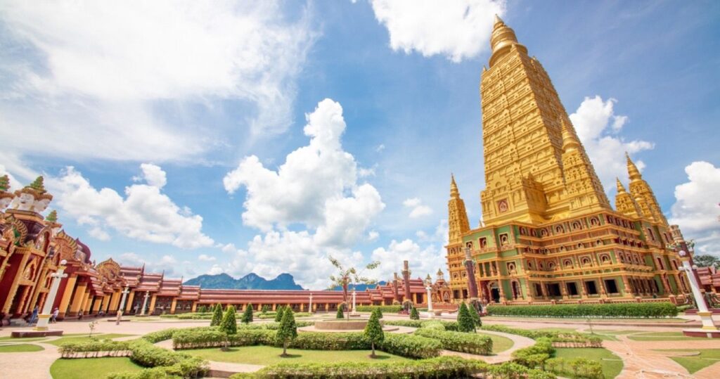 Golden Pagoda, Wat Maha That, Krabi, Thailand